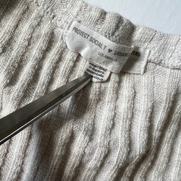 Urban‎ Outfitters Long Sleeve Crop Top Size L Lace Up Ribbed Knit - Picture 3 of 6